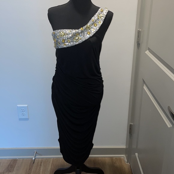 Black one shoulder dress - Picture 2 of 8